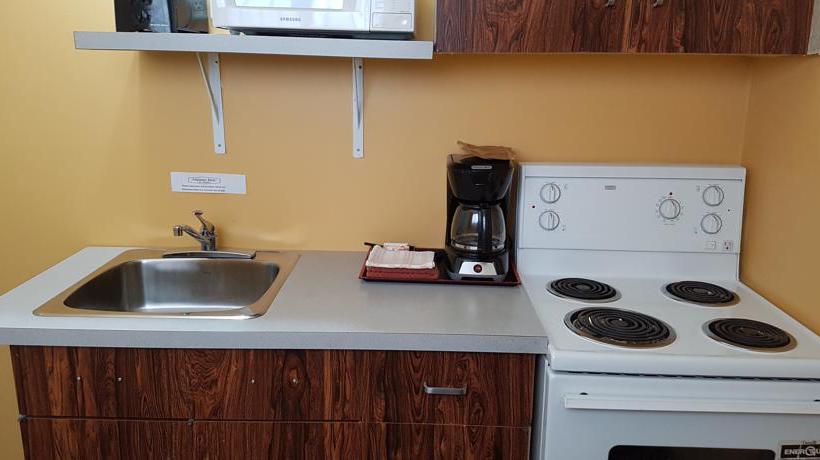 Hotel Alpine Inn & Suites | Revelstoke | British Columbia | Canada 14