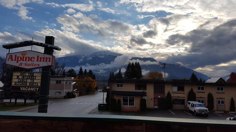 Hotel Alpine Inn & Suites | Revelstoke | British Columbia | Canada 2