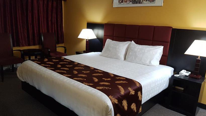 Hotel Alpine Inn & Suites | Revelstoke | British Columbia | Canada 6