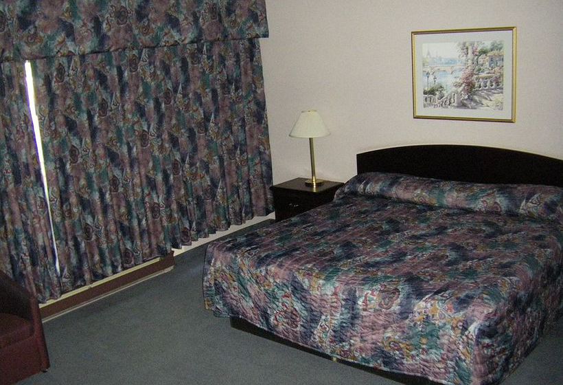 Hotel Castlegar BC Travelodge | Castlegar | British Columbia | Canada 2