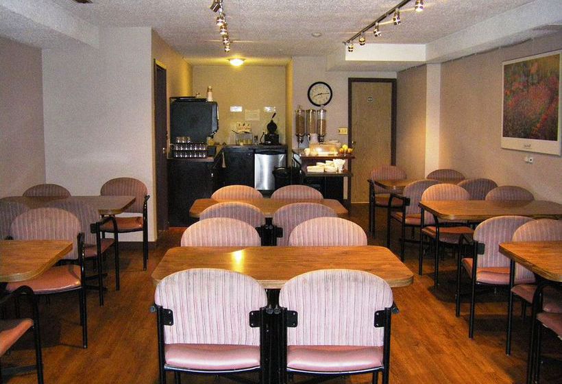 Hotel Castlegar BC Travelodge | Castlegar | British Columbia | Canada 4