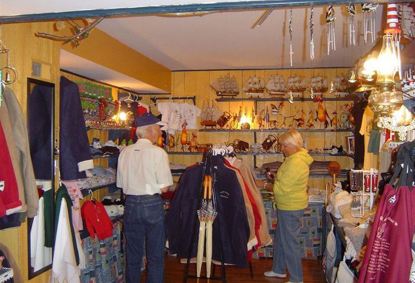 Hotel La Roche Pleureuse | Isle aux Coudres | Quebec | Canada 13