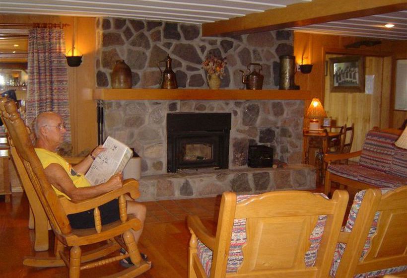 Hotel La Roche Pleureuse | Isle aux Coudres | Quebec | Canada 16