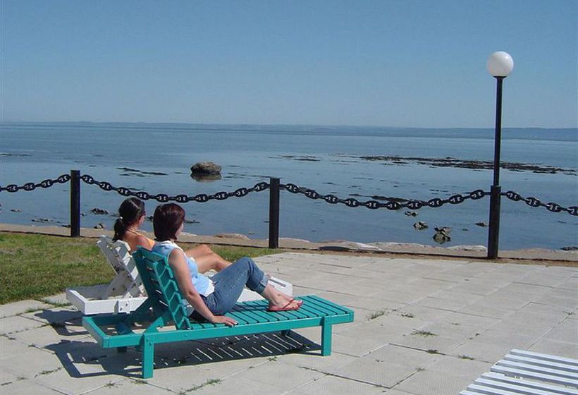 Hotel La Roche Pleureuse | Isle aux Coudres | Quebec | Canada 18