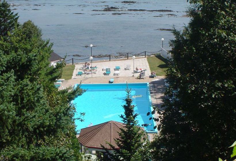 Hotel La Roche Pleureuse | Isle aux Coudres | Quebec | Canada 6