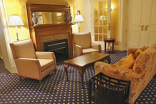 Hotel Chateau Versailles | Montreal | Quebec | Canada 11