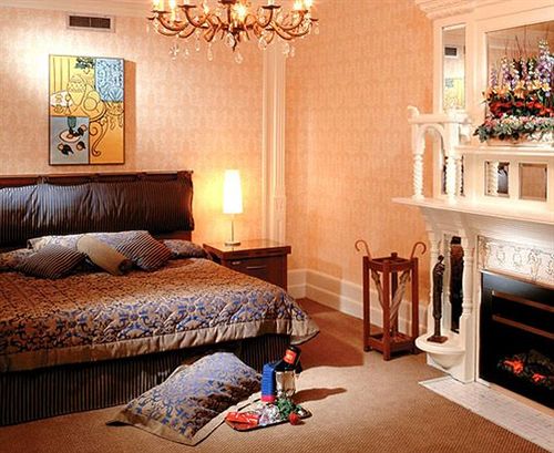 Hotel Chateau Versailles | Montreal | Quebec | Canada 12