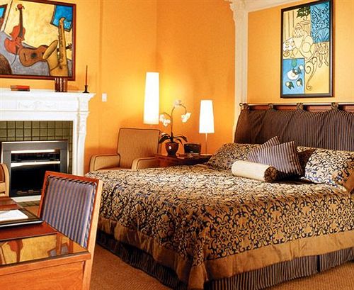 Hotel Chateau Versailles | Montreal | Quebec | Canada 15