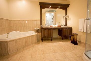 Hotel La Montagne Coupée | St Jean de Matha | Quebec | Canada 10