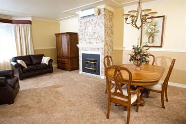 Hotel La Montagne Coupée | St Jean de Matha | Quebec | Canada 11