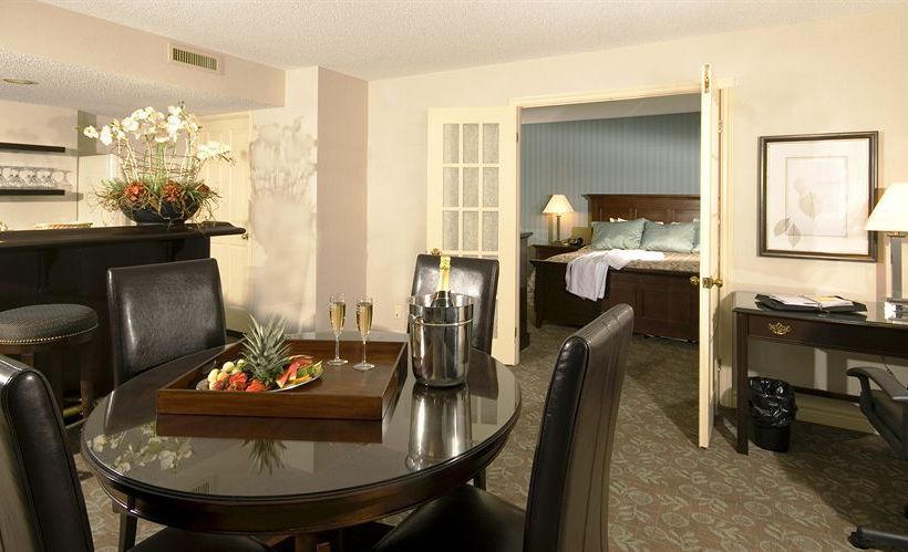 Hotel Station Park | London | Ontario | Canada 3