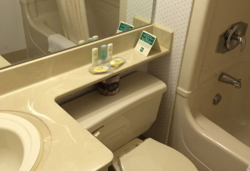 Quality Hotel & Suites Airport East | Toronto | Ontario | Canada 8