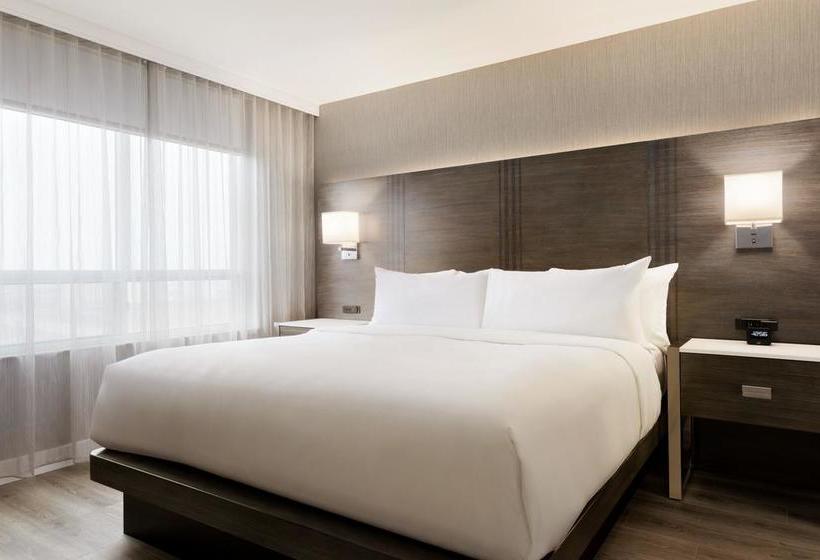 Hotel Embassy Suites By Hilton Toronto Airport | Toronto | Ontario | Canada 1