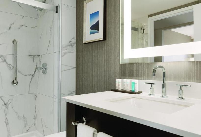 Hotel Embassy Suites By Hilton Toronto Airport | Toronto | Ontario | Canada 9