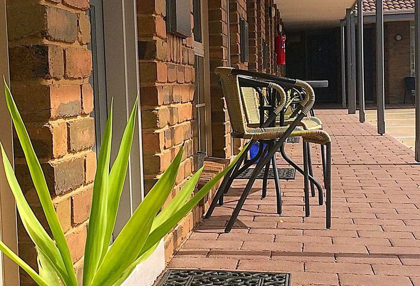 Hotel Pevensey Motor Lodge | Echuca | Victoria | Australia 6