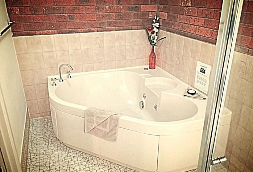 Hotel Pevensey Motor Lodge | Echuca | Victoria | Australia 9