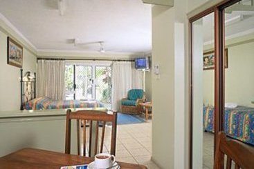 Cairns Queenslander Apartments | Cairns | Queensland | Australia 4