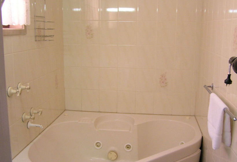 Coachman Motel | Cowes | Victoria | Australia 4