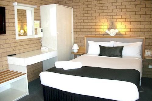 Hotel Country Home Motor Inn Victoria