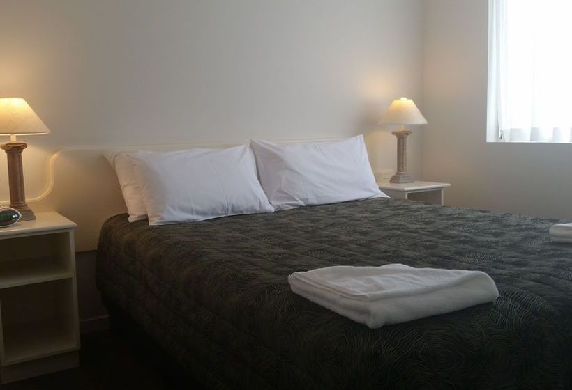 Earls Court Motel | Southport | Queensland | Australia 12