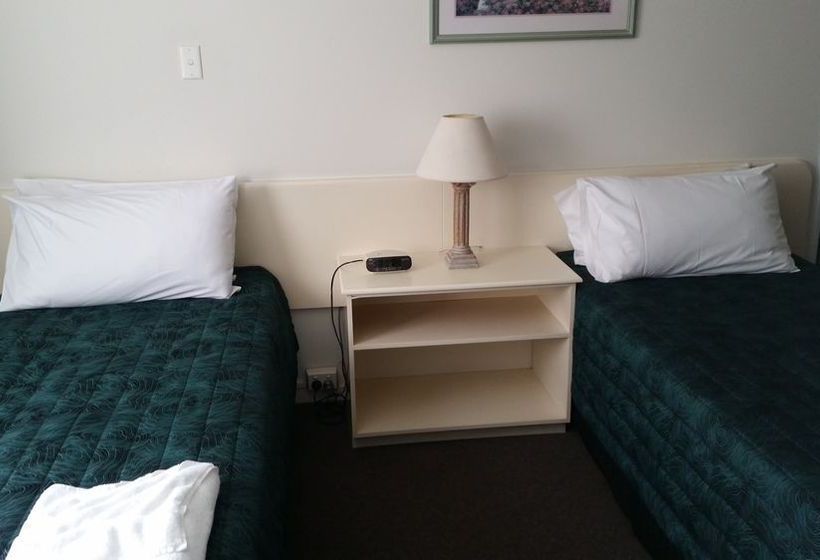 Earls Court Motel | Southport | Queensland | Australia 2