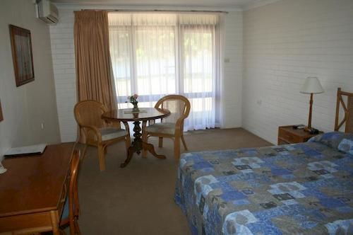 Hibiscus Lakeside Motel | Budgewoi | New South Wales | Australia 2