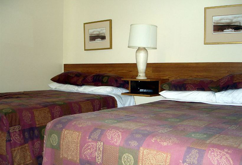 2400 Motel | Vancouver | British Columbia | Canada 11