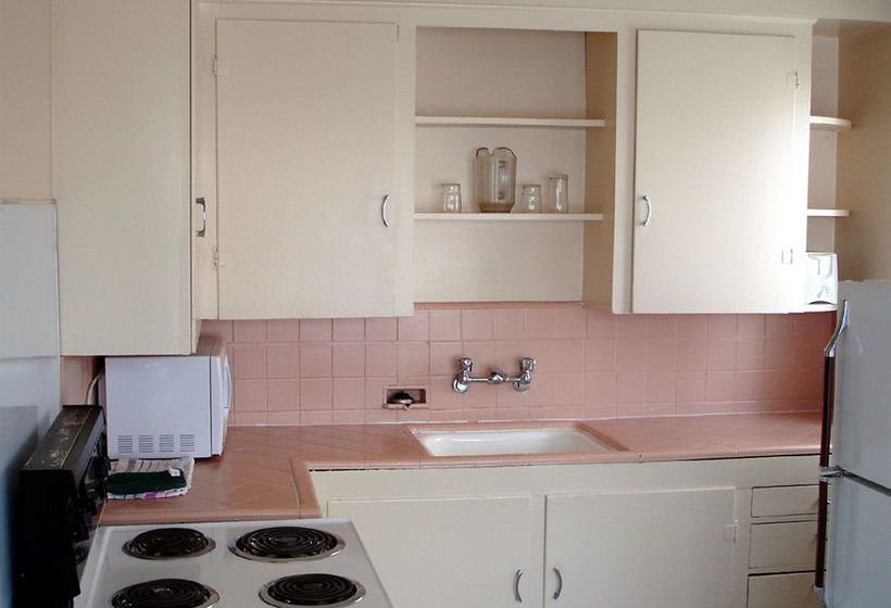 2400 Motel | Vancouver | British Columbia | Canada 16