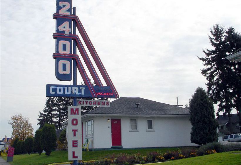 2400 Motel | Vancouver | British Columbia | Canada 3