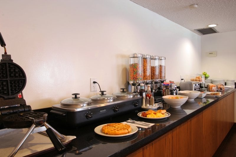 Hotel Admiral Inn | Burlington | Ontario | Canada 6