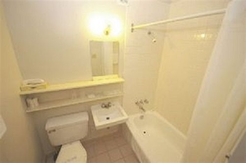 Alexandra | Toronto | Ontario | Canada 16