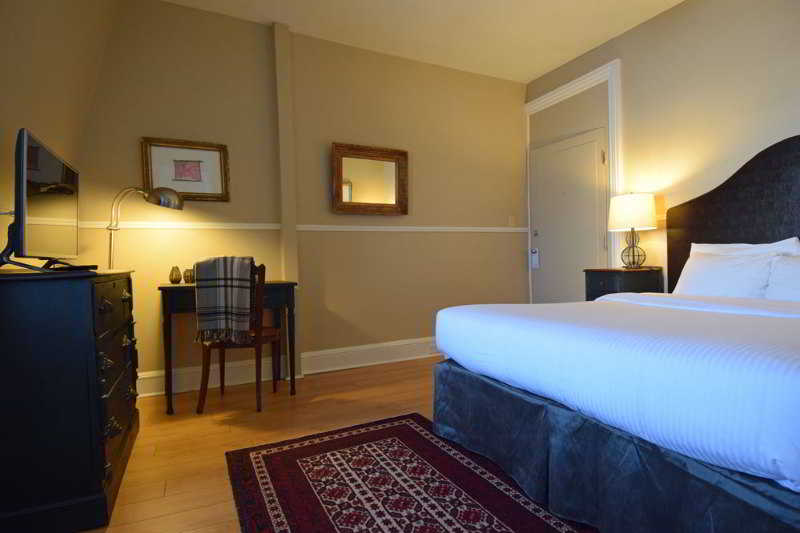 Hotel Au Chateau Fleur De Lys | Quebec | Quebec | Canada 19