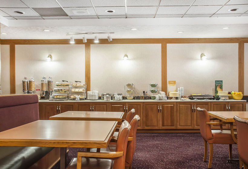 Quality Hotel Fallsview Cascade | Niagara Falls | Ontario | Canada 3