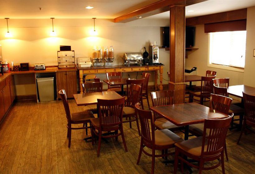 Hotel Country Inn & Suites | Saskatoon | Saskatchewan | Canada 3