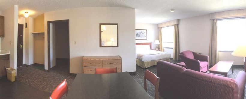 Crestwood Hotel | Hinton | Alberta | Canada 11