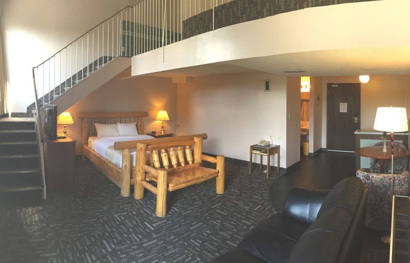 Crestwood Hotel | Hinton | Alberta | Canada 12