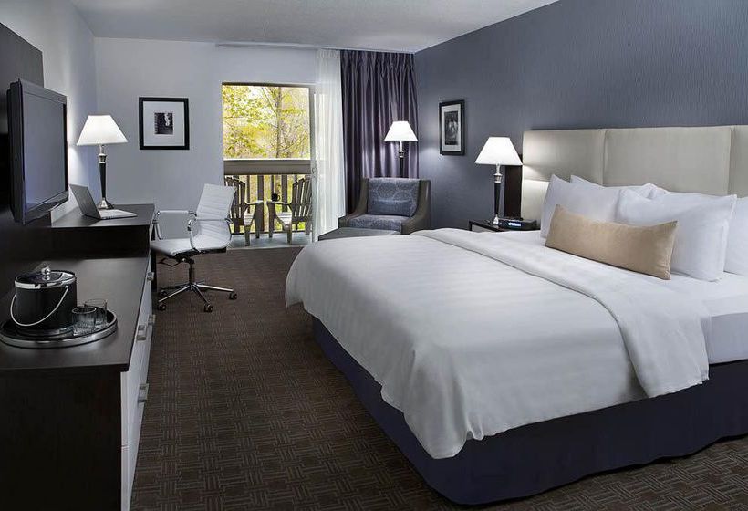 Toronto Don Valley Hotel & Suites | Toronto | Ontario | Canada 1