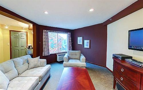 Hotel Travelodge Parksville | Parksville | British Columbia | Canada 11