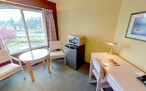 Hotel Travelodge Parksville | Parksville | British Columbia | Canada 13
