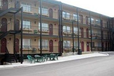 Hotel Inn by the Falls Ontario