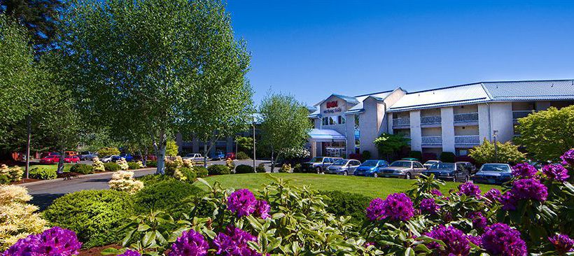 Hotel Inn on Long Lake