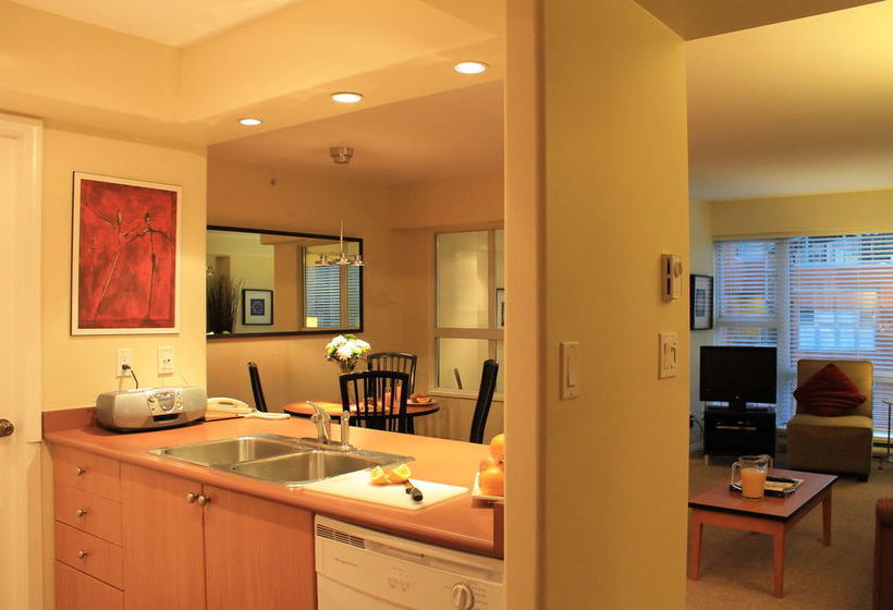 910 Beach Apartments | Vancouver | British Columbia | Canada 1