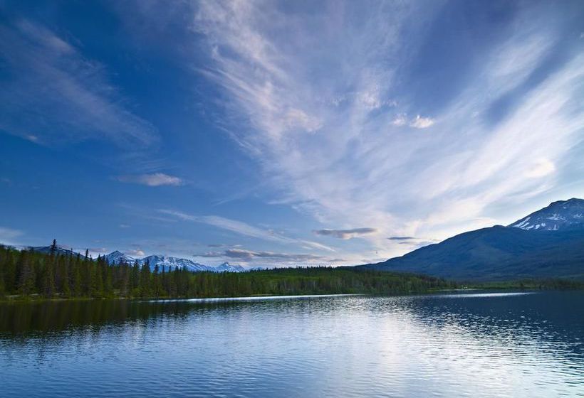 Coast Pyramid Lake Resort | Jasper | Alberta | Canada 13