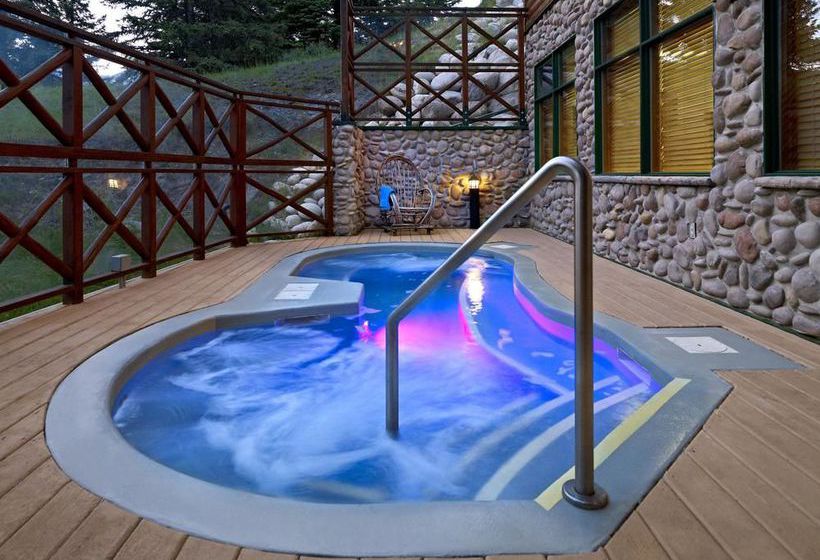 Coast Pyramid Lake Resort | Jasper | Alberta | Canada 14