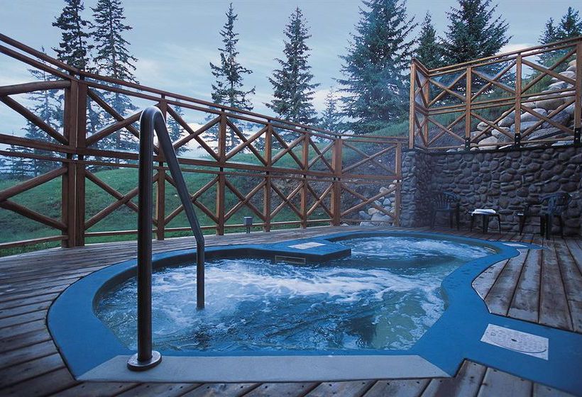 Coast Pyramid Lake Resort | Jasper | Alberta | Canada 3