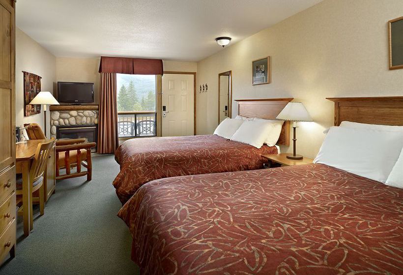 Coast Pyramid Lake Resort | Jasper | Alberta | Canada 4