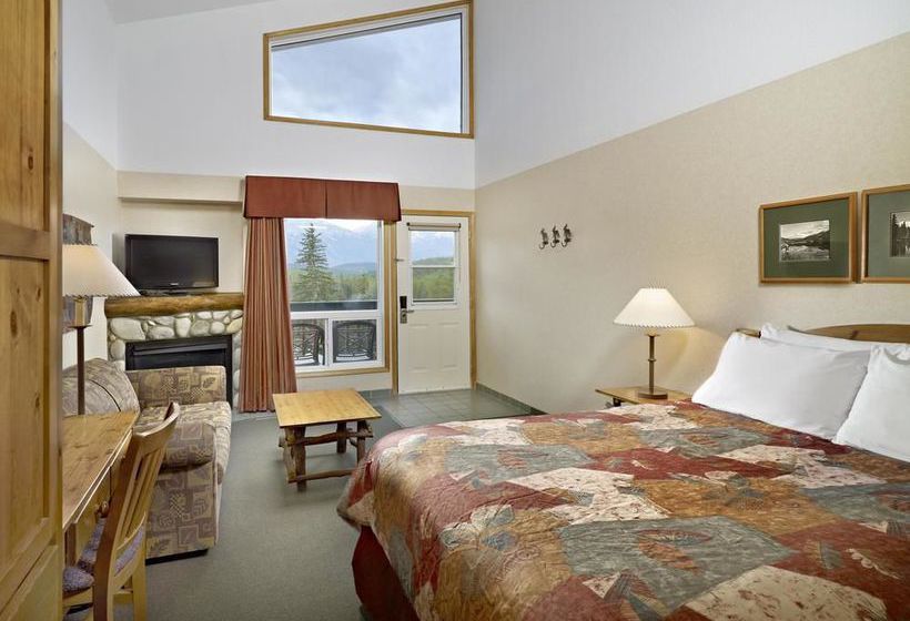 Coast Pyramid Lake Resort | Jasper | Alberta | Canada 9