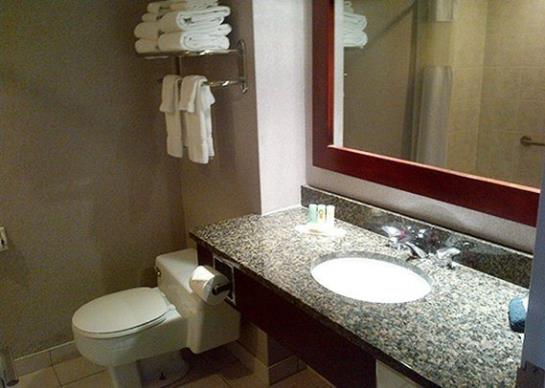 Hotel Quality Inn & Suites Downtown | Charlottetown | Prince Edward Island | Canada 4