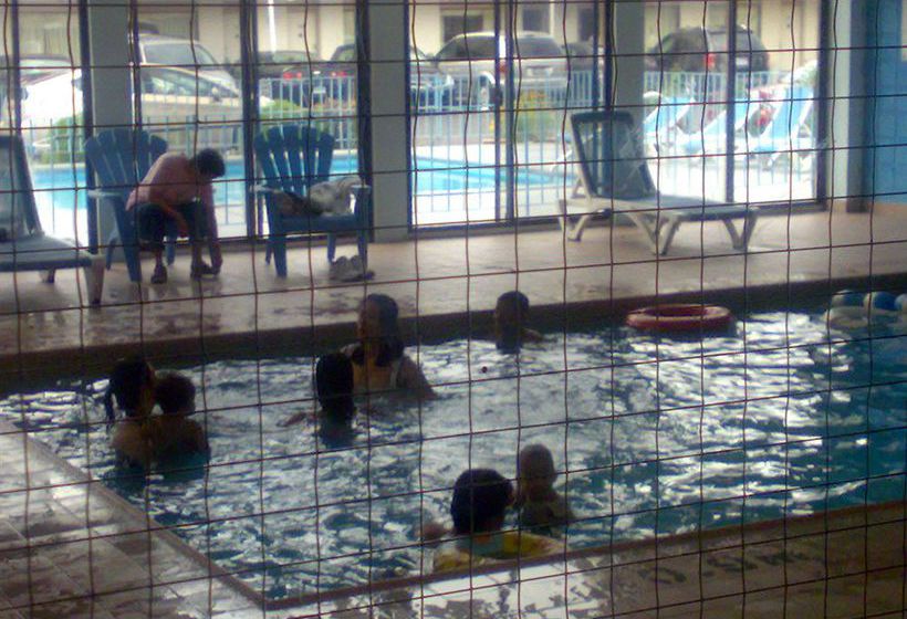 Hotel Niagara Lodge Suites Niagara Falls Ontario