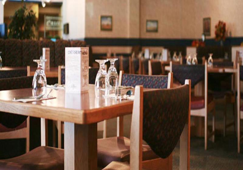 Ramada Hotel & Golf Dome | Saskatoon | Saskatchewan | Canada 9